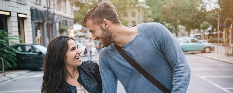 Si tu amigo no tuvo una relación larga será más fácil que apruebe vuestra relación