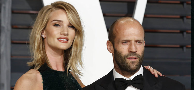 El actor Jason Statham(49) con su novia Rosie Huntington-Whiteley(30)