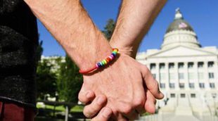 Países a los que no deberías ir de vacaciones con tu pareja si eres gay o lesbiana